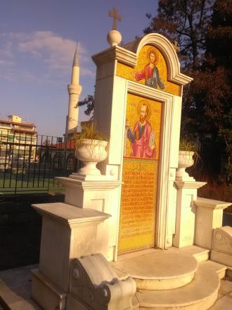 Del av Paulus-minnesmärket.