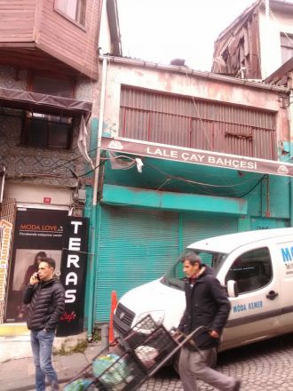 Mellan Süleyman-moskén och Stora basaren.