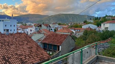 Utsikt från balkongen.