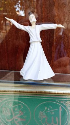 Dervisch; på gården till Gazi Husrev-beg-moskén.