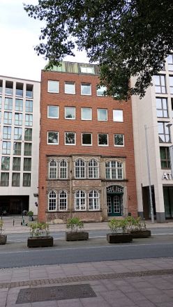 Ett stycke förkrigstida Bremen på efterkrigstida fasad.