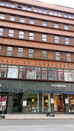 Hus vid Jungfernstieg.