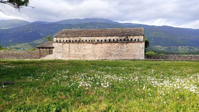 Ioannina. Bilden är tagen i den sydöstra delen av kastro (den befästa staden) som utgör ett inre citadell (It Kale). Här finns också Fethiye Cami (Segermoskén) och ett bysantinskt museum.