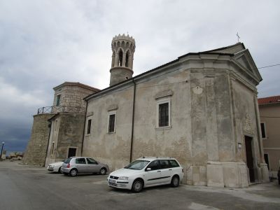 Cerkev Marije Zdravja/Maria Hälsans kyrka vid fyren nära Piranhalvöns västra spets.